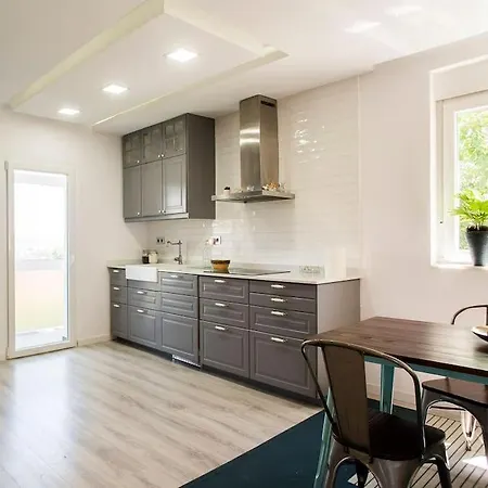 20 Min From Bcn- Charming House W/ Pool & Bbq Area 펜션 *