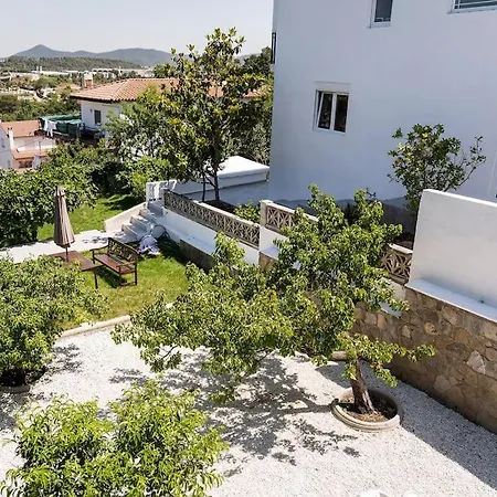 20 Min From Bcn- Charming House W/ Pool & Bbq Area *
