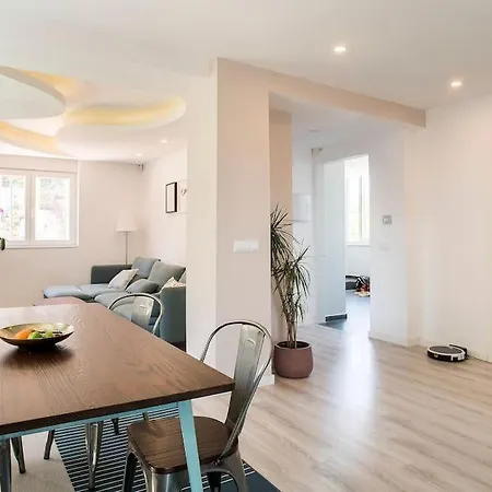20 Min From Bcn- Charming House W/ Pool & Bbq Area *