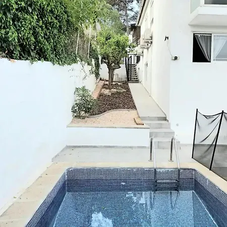 20 Min From Bcn- Charming House W/ Pool & Bbq Area 펜션